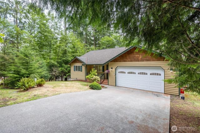 Property photo for 9 Eagle Crest Court, Bellingham photo 2