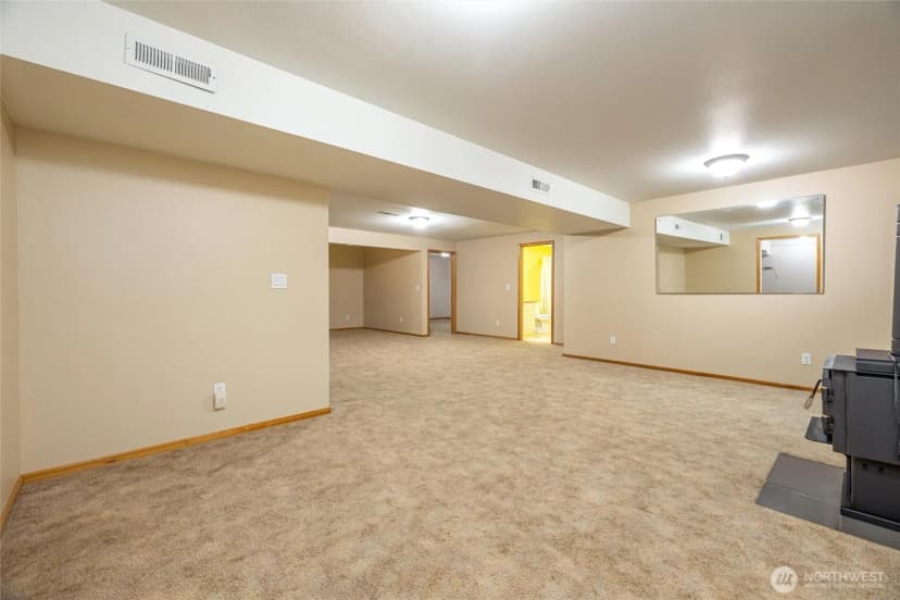 Property photo for 9 Eagle Crest Court, Bellingham photo 28