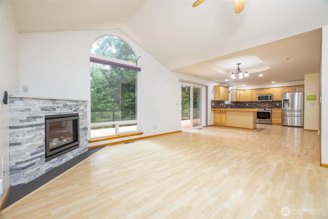Property photo for 9 Eagle Crest Court, Bellingham photo 3