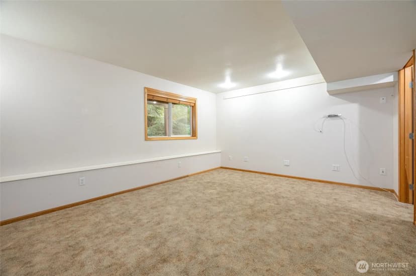 Property photo for 9 Eagle Crest Court, Bellingham photo 24