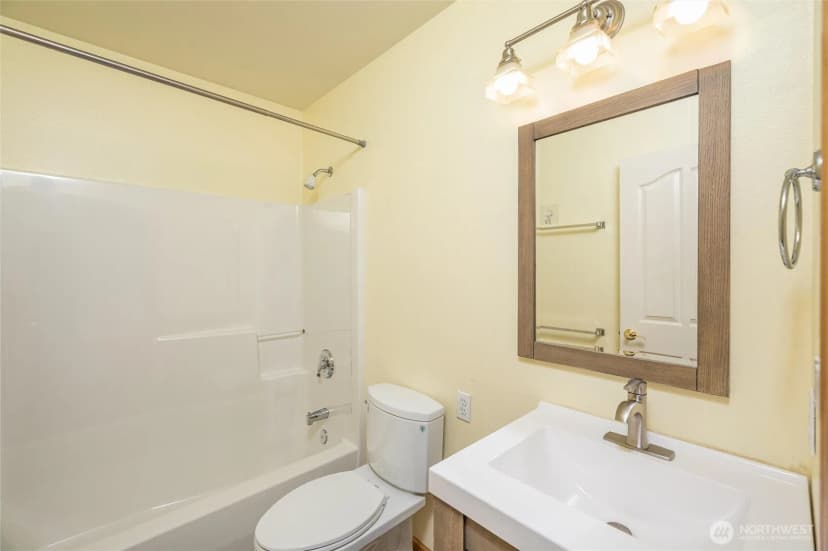 Property photo for 9 Eagle Crest Court, Bellingham photo 18