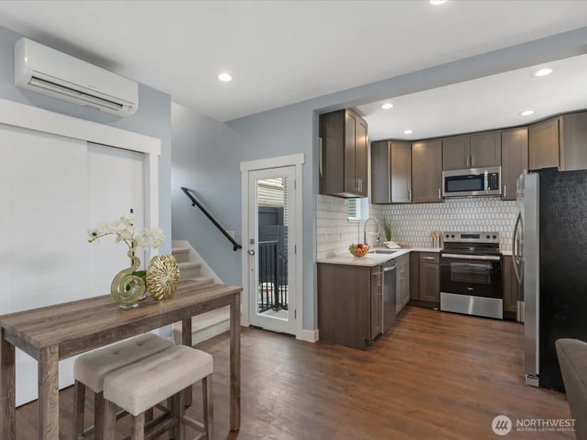 Property photo for 6751 14th Avenue Nw, Seattle photo 6