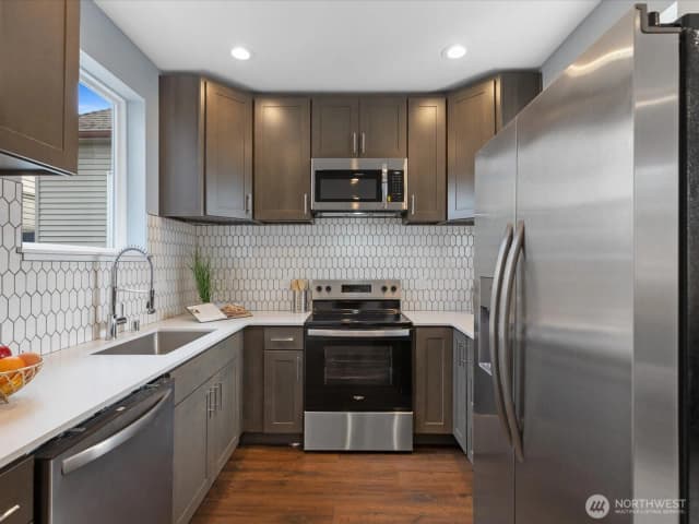 Property photo for 6751 14th Avenue Nw, Seattle photo 4