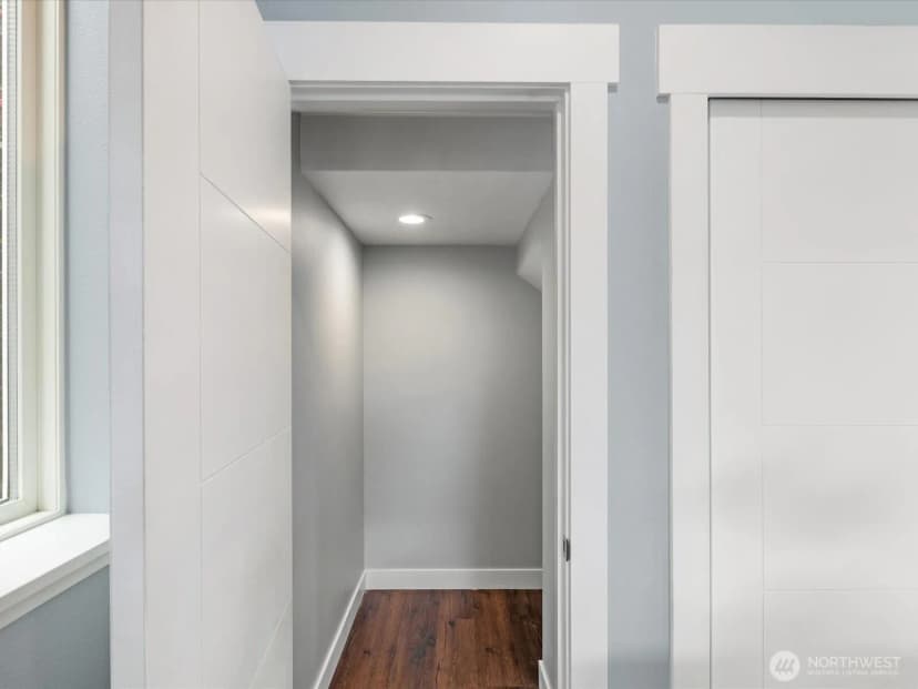 Property photo for 6751 14th Avenue Nw, Seattle photo 10