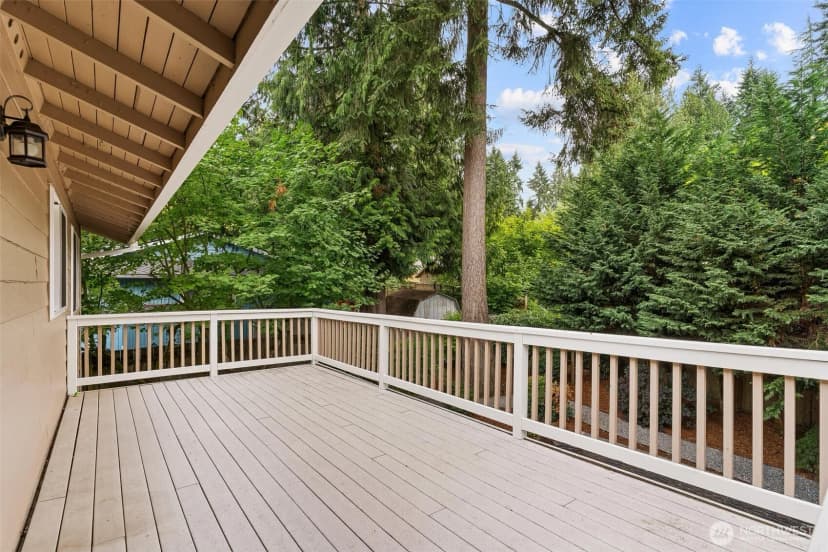 Property photo for 16915 Ne 98th Court, Redmond photo 29