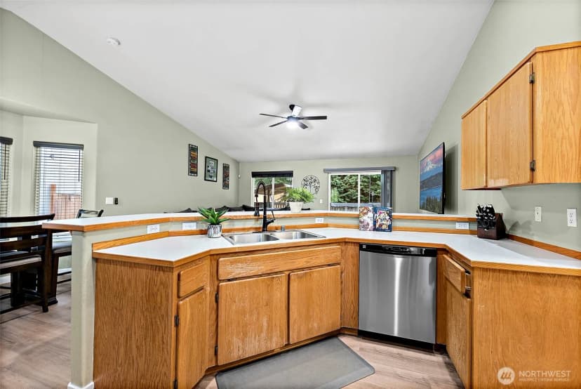 Property photo for 15220 88th Avenue Ct E, Puyallup photo 11
