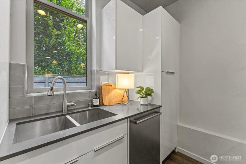 Property photo for 4300 Sw Mills Street, Seattle photo 14