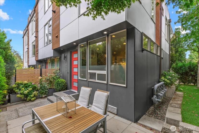 Property photo for 4300 Sw Mills Street, Seattle