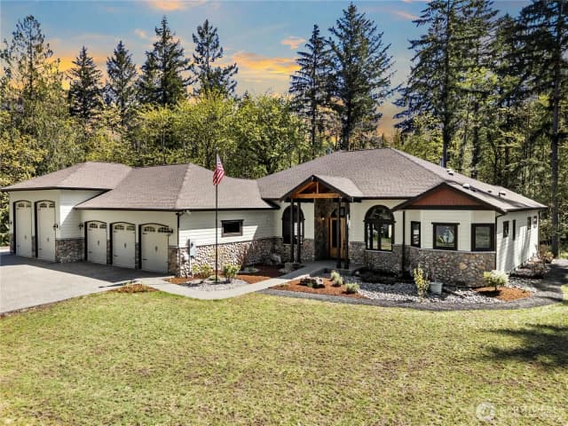 Property photo for 6120 Lake St Clair Se, Olympia photo 2