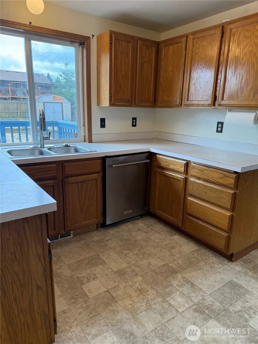 Property photo for 1652 93rd Street S, Tacoma photo 10