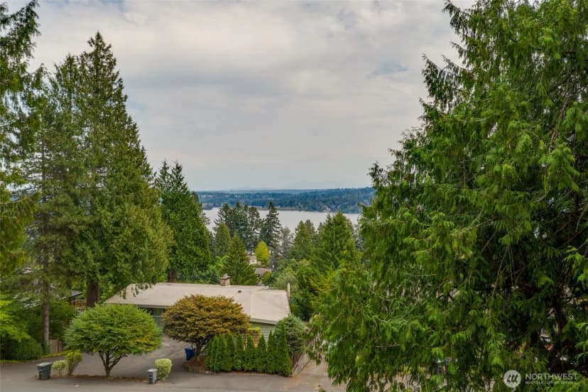 Property photo for 16023 35th Avenue Ne, Lake Forest Park photo 19