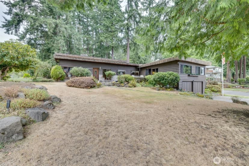Property photo for 16023 35th Avenue Ne, Lake Forest Park photo 2