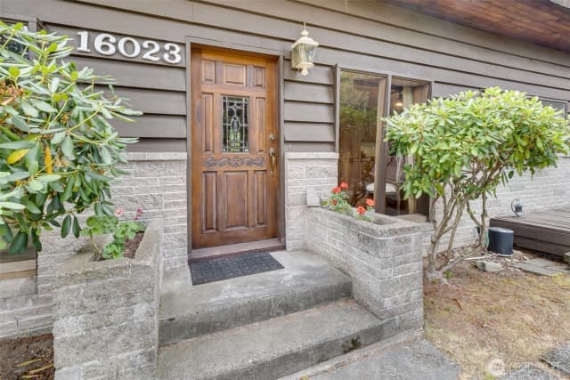 Property photo for 16023 35th Avenue Ne, Lake Forest Park photo 3