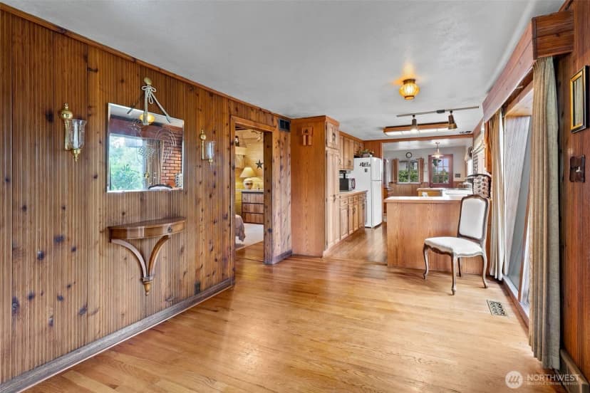 Property photo for 16023 35th Avenue Ne, Lake Forest Park photo 9
