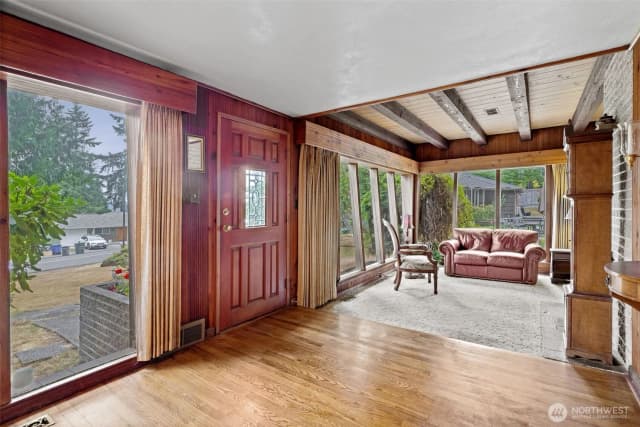 Property photo for 16023 35th Avenue Ne, Lake Forest Park photo 5