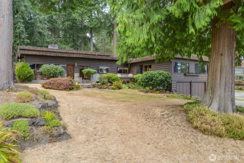 Property photo for 16023 35th Avenue Ne, Lake Forest Park photo 29