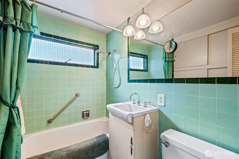 Property photo for 16023 35th Avenue Ne, Lake Forest Park photo 27