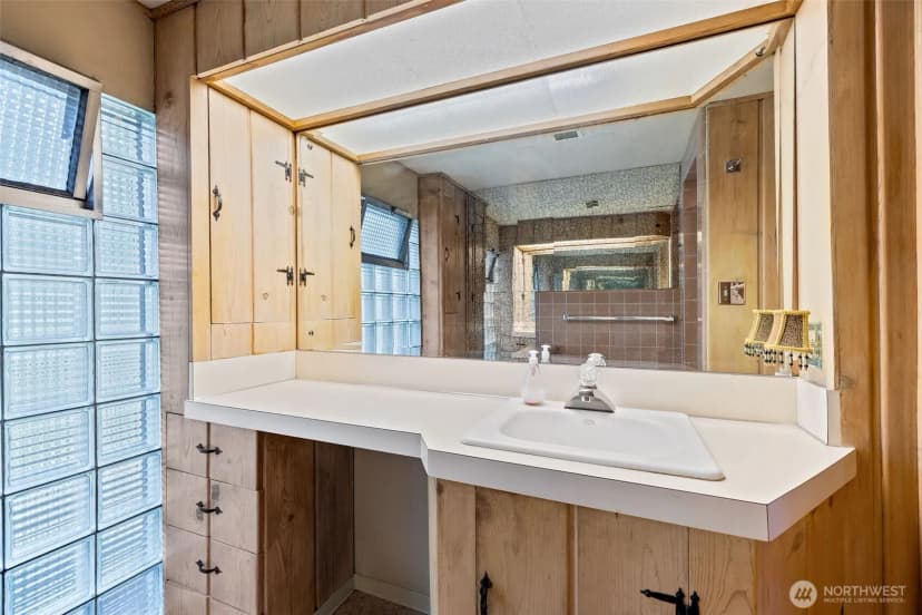 Property photo for 16023 35th Avenue Ne, Lake Forest Park photo 24