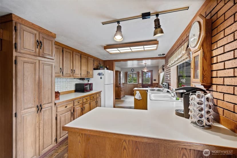 Property photo for 16023 35th Avenue Ne, Lake Forest Park photo 11