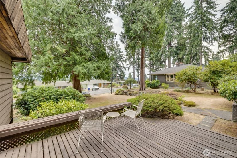 Property photo for 16023 35th Avenue Ne, Lake Forest Park photo 21