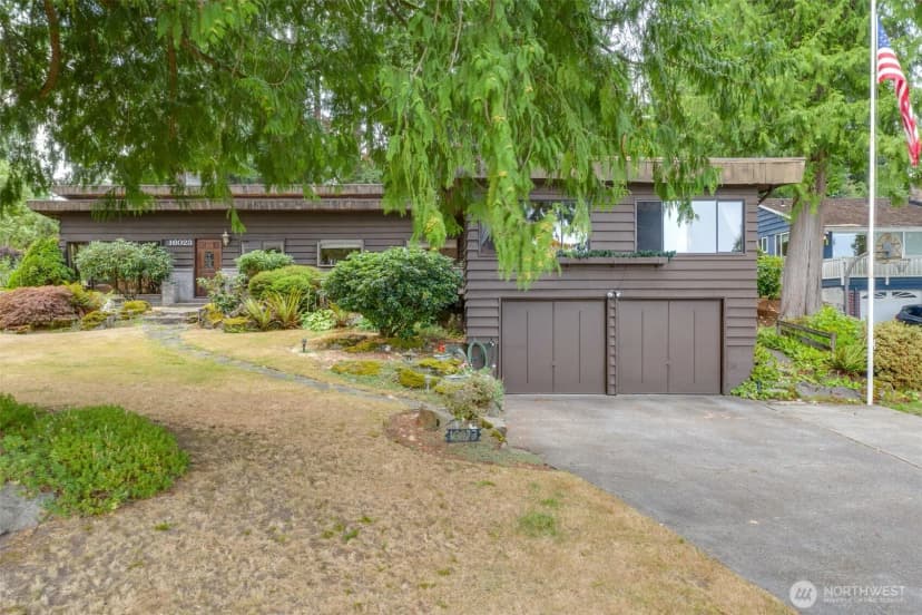 Property photo for 16023 35th Avenue Ne, Lake Forest Park