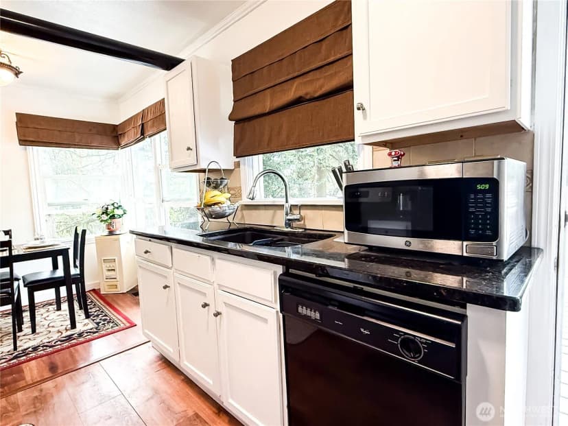 Property photo for 9005 Canyon Dr, Kent photo 16
