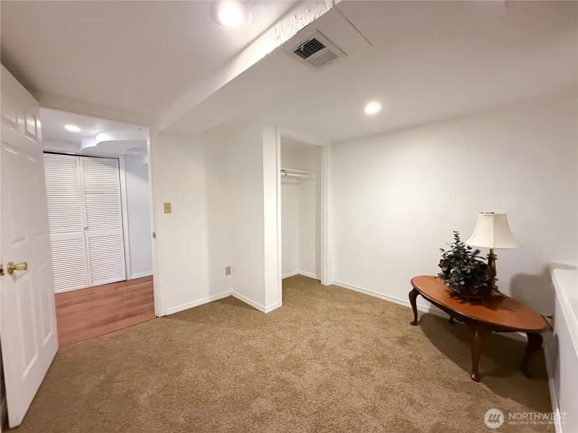 Property photo for 9005 Canyon Dr, Kent photo 19