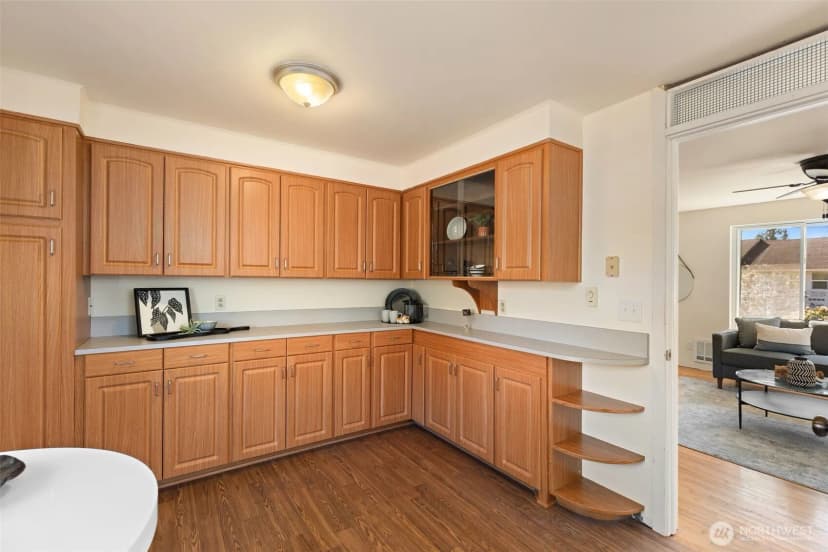 Property photo for 2604 Strassburg Street Ne, Bremerton photo 10