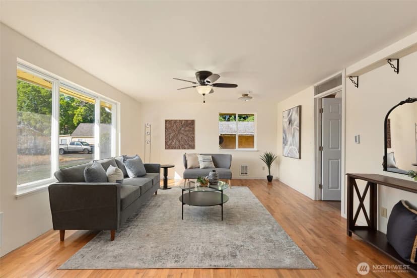 Property photo for 2604 Strassburg Street Ne, Bremerton photo 4