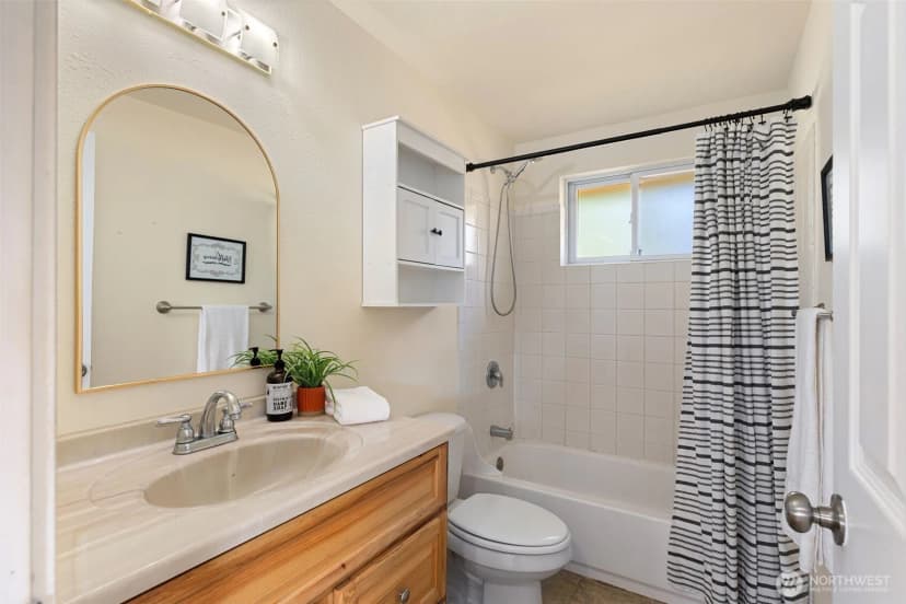 Property photo for 2604 Strassburg Street Ne, Bremerton photo 16