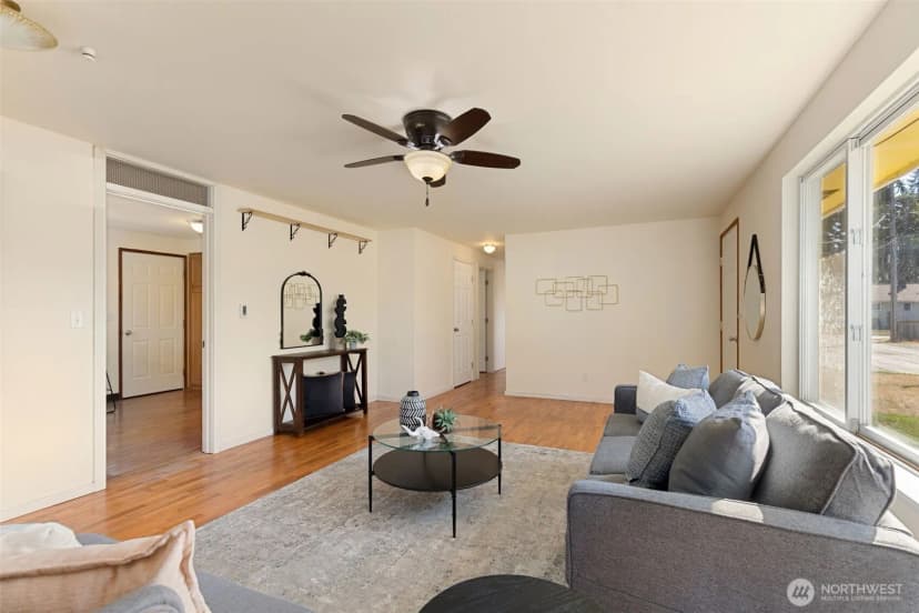 Property photo for 2604 Strassburg Street Ne, Bremerton photo 6