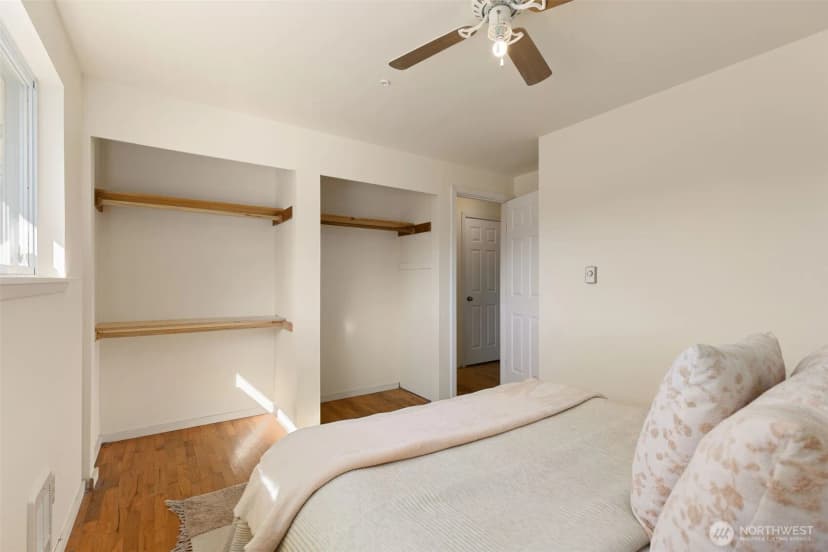 Property photo for 2604 Strassburg Street Ne, Bremerton photo 18