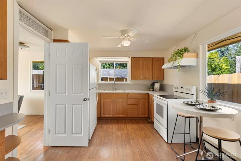 Property photo for 2604 Strassburg Street Ne, Bremerton photo 8