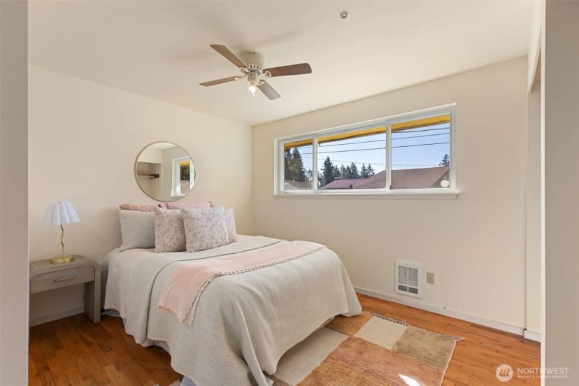 Property photo for 2604 Strassburg Street Ne, Bremerton photo 17