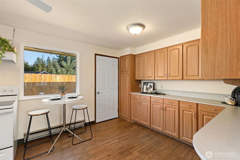 Property photo for 2604 Strassburg Street Ne, Bremerton photo 11