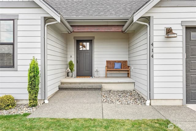 Property photo for 414 Cornerstone Drive, Sumas photo 2