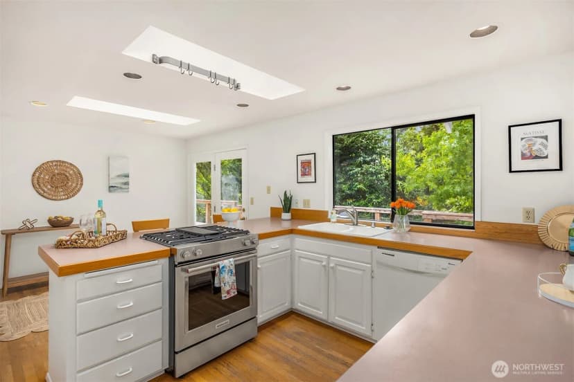 Property photo for 4275 Sorrel Way Ne, Bainbridge Island photo 13