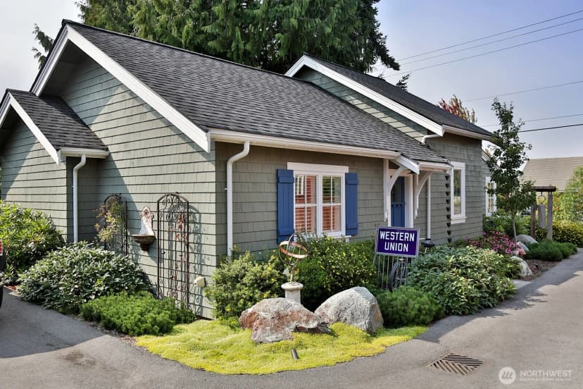 Property photo for 107 A 6th Street, Langley photo 31
