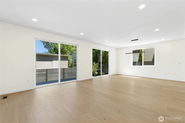 Property photo for 3010 Fauntleroy Avenue Sw, Seattle photo 5