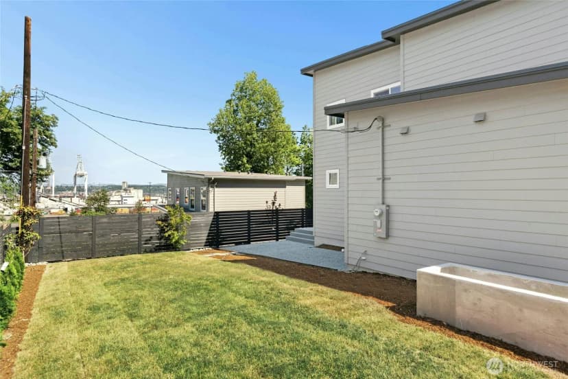 Property photo for 3010 Fauntleroy Avenue Sw, Seattle photo 28