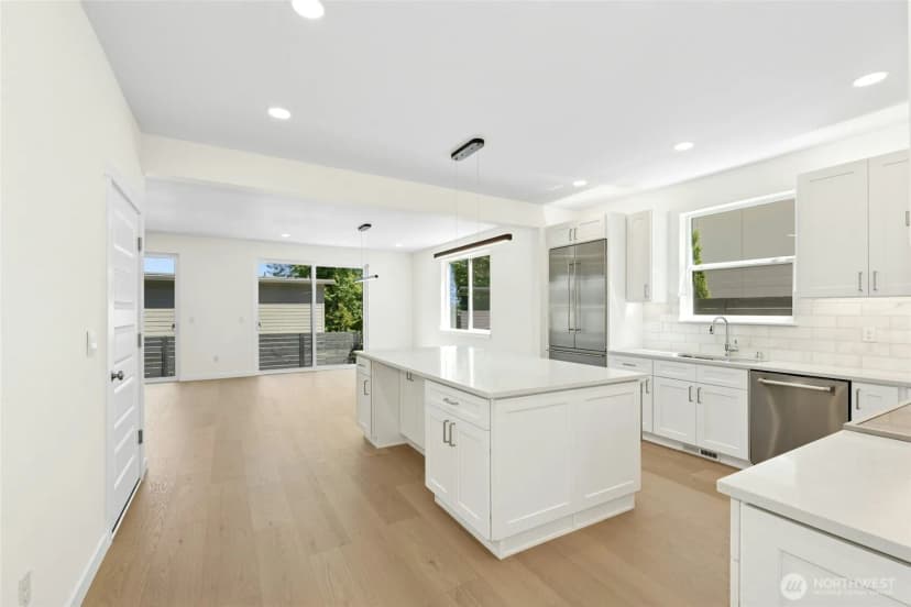 Property photo for 3010 Fauntleroy Avenue Sw, Seattle photo 13