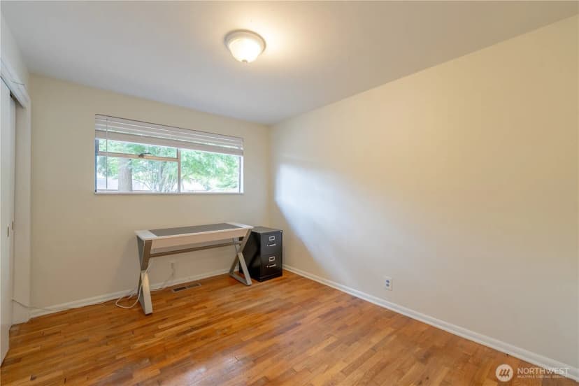 Property photo for 20318 19th Avenue Ne, Shoreline photo 16