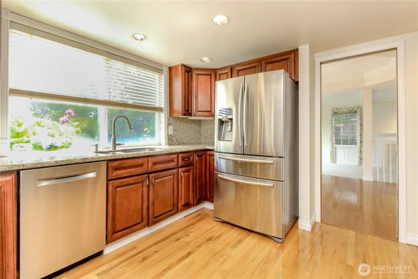 Property photo for 33615 7th Place Sw, Federal Way photo 17