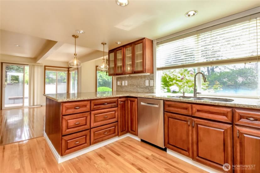 Property photo for 33615 7th Place Sw, Federal Way photo 15