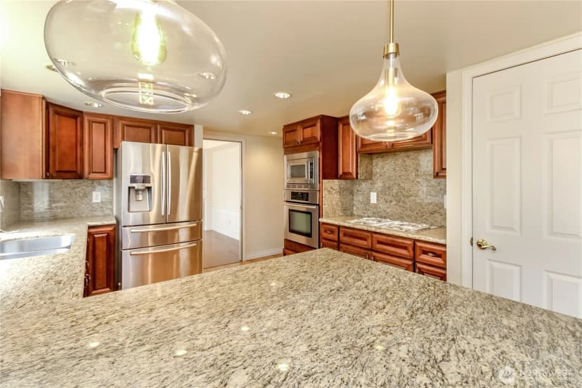 Property photo for 33615 7th Place Sw, Federal Way photo 18