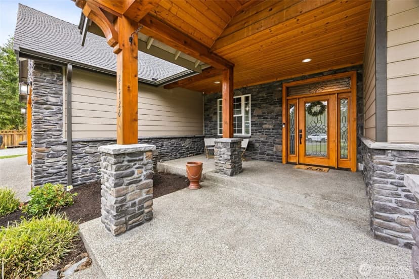 Property photo for 21726 Orting Kapowsin Highway E, Graham photo 4