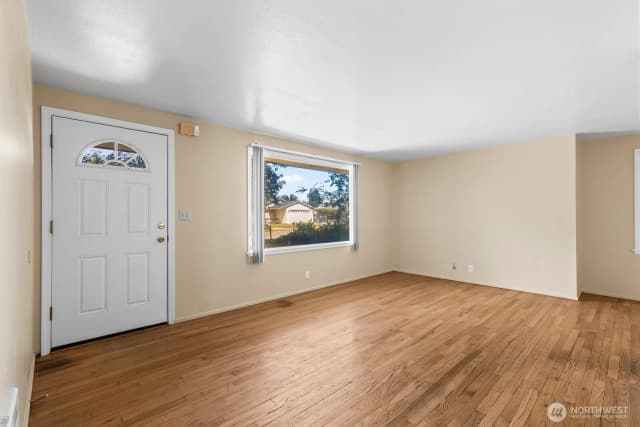 Property photo for 704 E Hobert Avenue, Ellensburg photo 3