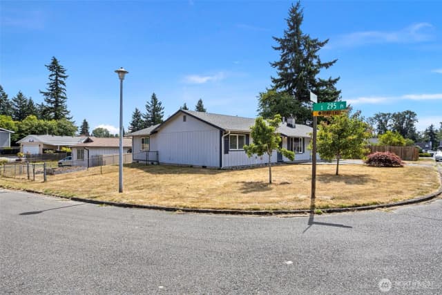 Property photo for 29540 32nd Place S, Auburn photo 2