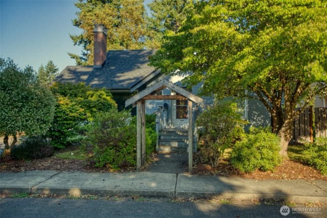 Property photo for 812 Thomas Street Sw, Olympia photo 2