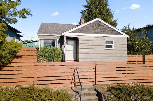 Property photo for 1016 Hayward Avenue, Bremerton